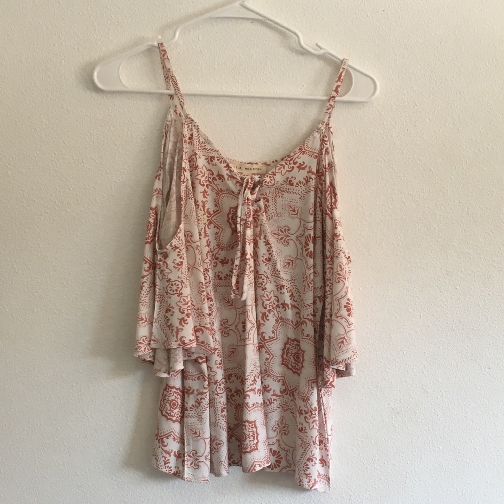Shoulder blouse